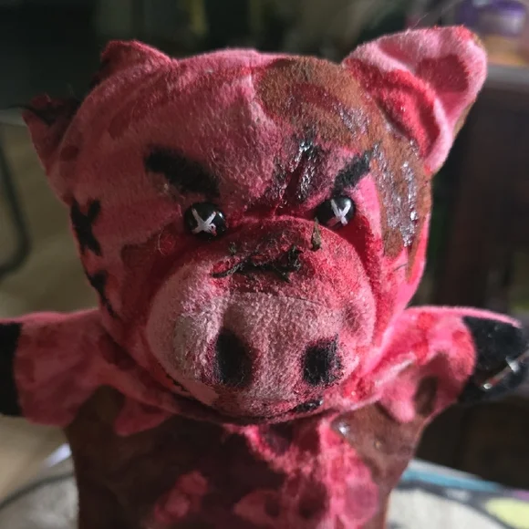 Evil Pig Puppet - Picture 2 of 6